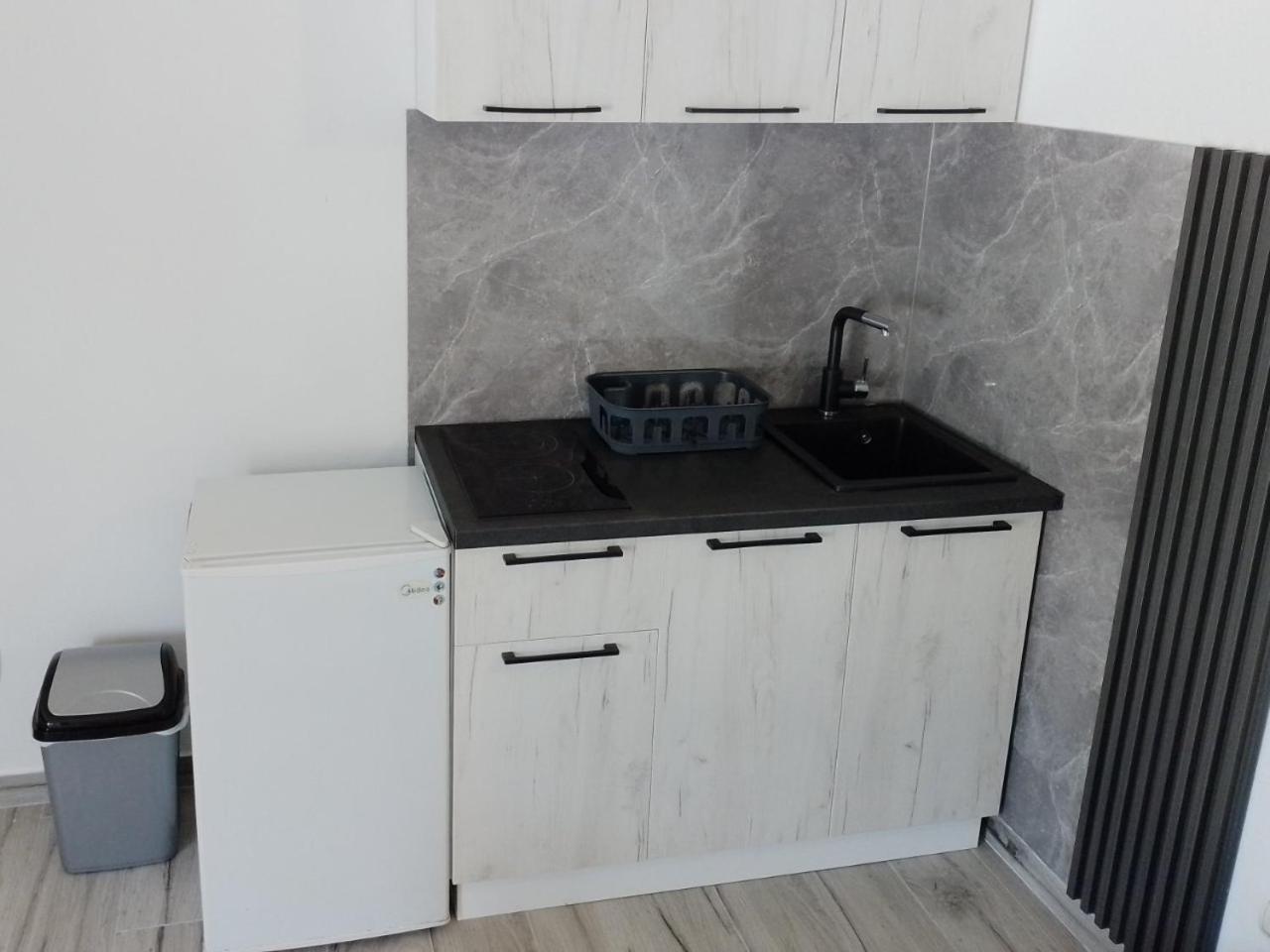 בודווה Apartments Grubor מראה חיצוני תמונה